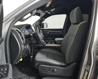 Ram 1500 2022 4x2 Big Horn 4 puertas Quad Cab caja de 6.4 pies Pickup