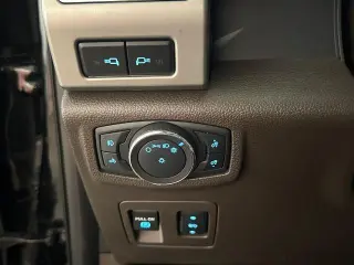 Ford F-150 2018 4x4 King Ranch 4dr SuperCrew 5.5 ft. SB