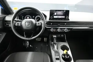 Honda Civic 2024 Sport de 4 puertas con portón trasero y transmisión CVT