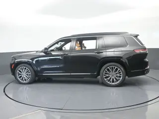 Jeep Grand Cherokee L 2023 4x4 Summit SUV de 4 puertas