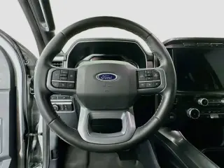 Ford F-150 2023 4x2 XL 4 puertas SuperCrew 5.5 pies SB