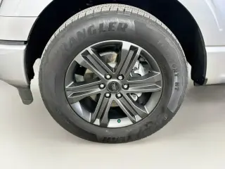 Ford F-150 2023 4x2 XL 4 puertas SuperCrew 5.5 pies SB