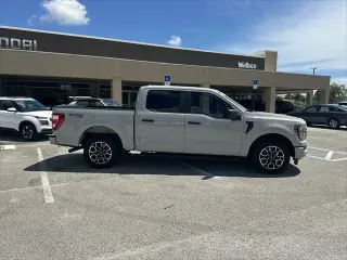 Ford F-150 2023 4x2 XL 4dr SuperCrew 5.5 ft. SB