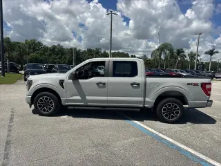 Ford F-150 2023 4x2 XL 4dr SuperCrew 5.5 ft. SB