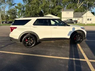 Ford Explorer 2023 AWD ST 4dr SUV