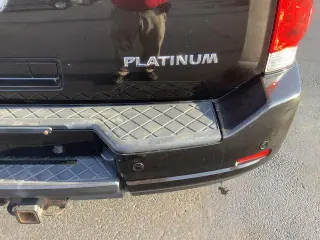 Nissan Armada 2012 4x4 Platinum 4dr SUV