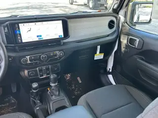 Jeep Wrangler 2025 4x4 Sport 4dr SUV