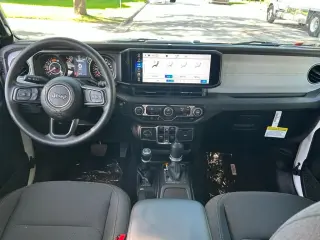 Jeep Wrangler 2025 4x4 Sport 4dr SUV