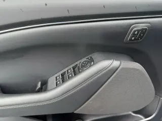 Ford Mustang Mach-E 2023 Select 4dr SUV