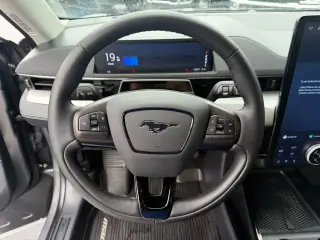 Ford Mustang Mach-E 2023 Select 4dr SUV