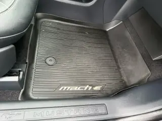 Ford Mustang Mach-E 2023 Select 4dr SUV
