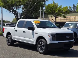 Ford F-150 Lightning 2023 AWD Pro 4dr SuperCrew 5.5 ft. SB