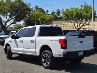 Ford F-150 Lightning 2023 AWD Pro 4dr SuperCrew 5.5 ft. SB