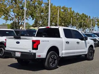 Ford F-150 Lightning 2023 AWD Pro 4dr SuperCrew 5.5 ft. SB