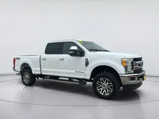 Ford F-250 Super Duty 2017 4x4 XLT 4dr Crew Cab 8 ft. LB Pickup
