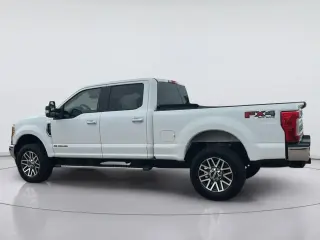Ford F-250 Super Duty 2017 4x4 XLT 4dr Crew Cab 8 ft. LB Pickup