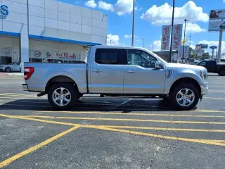 Ford F-150 2023 4x4 King Ranch 4dr SuperCrew 5.5 ft. SB