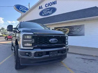 Ford F-250 Super Duty 2023 4x4 XL 4dr Crew Cab 6.8 ft. SB Pickup