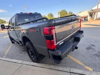Ford F-250 Super Duty 2023 4x4 XL 4dr Crew Cab 6.8 ft. SB Pickup