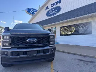 Ford F-250 Super Duty 2023 4x4 XL 4dr Crew Cab 6.8 ft. SB Pickup
