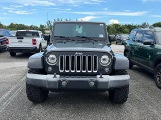 Jeep Wrangler Unlimited 2017 4x4 Sahara 4dr SUV