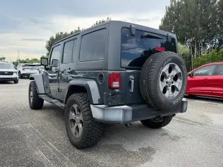 Jeep Wrangler Unlimited 2017 4x4 Sahara 4dr SUV