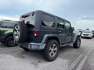 Jeep Wrangler Unlimited 2017 4x4 Sahara 4dr SUV