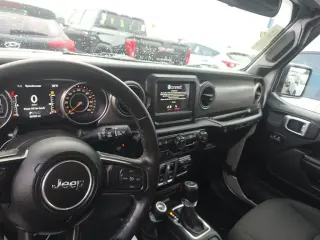 Jeep Wrangler 2022 4x4 Sport 2dr SUV
