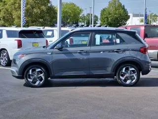 Hyundai VENUE 2026 SEL 4dr Crossover