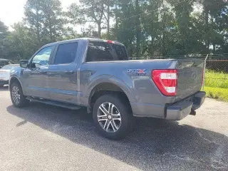 Ford F-150 2022 4x4 XL 4dr SuperCrew 5.5 ft. SB