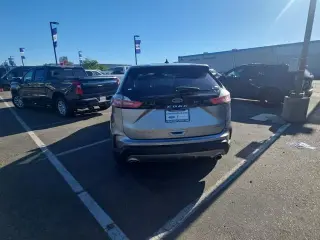 Ford Edge 2022 AWD Titanium 4dr Crossover