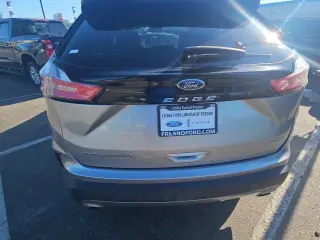 Ford Edge 2022 AWD Titanium 4dr Crossover