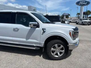 Ford F-150 2022 4x4 Lariat 4dr SuperCrew 6.5 ft. SB