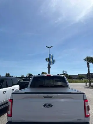 Ford F-150 2022 4x4 Lariat 4dr SuperCrew 6.5 ft. SB