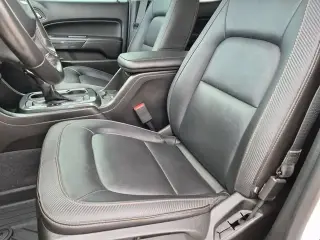 GMC Canyon 2022 4x4 AT4 4dr Crew Cab 6 ft. LB (Cloth)