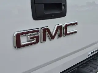 GMC Canyon 2022 4x4 AT4 4dr Crew Cab 6 ft. LB (Cloth)