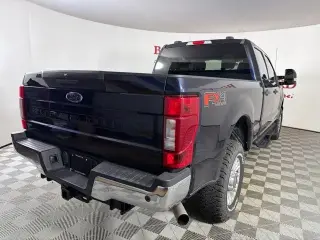 Ford F-250 Super Duty 2022 4x4 XLT 4dr Crew Cab 6.8 ft. SB Pickup