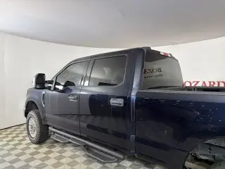 Ford F-250 Super Duty 2022 4x4 XLT 4dr Crew Cab 6.8 ft. SB Pickup