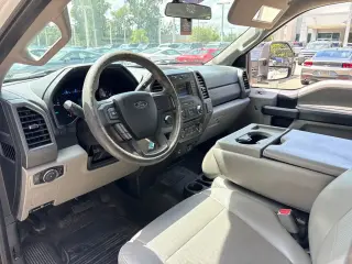 Ford F-250 Super Duty 2017 4x2 XL 4dr Crew Cab 6.8 ft. SB Pickup