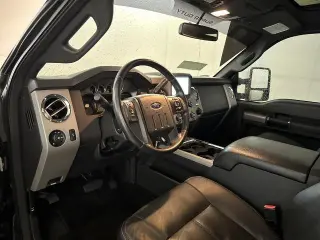 Ford F-350 Super Duty 2017 4x4 Lariat 4dr Crew Cab 8 ft. LB DRW Pickup