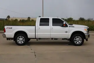 Ford F-250 Super Duty 2016 4x4 Lariat 4dr Crew Cab 6.8 ft. SB Pickup