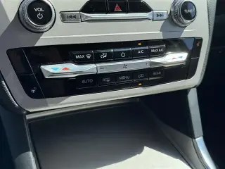 Ford Explorer 2023 AWD XLT 4dr SUV