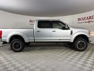 Ford F-250 Super Duty 2019 4x4 King Ranch 4dr Crew Cab 6.8 ft. SB Pickup