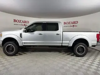 Ford F-250 Super Duty 2019 4x4 King Ranch 4dr Crew Cab 6.8 ft. SB Pickup