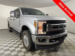 Ford F-250 Super Duty 2019 4x4 XLT 4dr Crew Cab 6.8 ft. SB Pickup