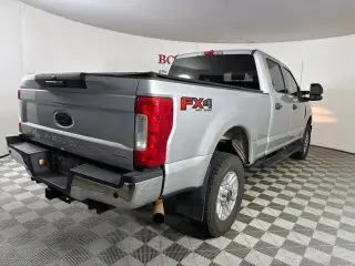 Ford F-250 Super Duty 2019 4x4 XLT 4dr Crew Cab 6.8 ft. SB Pickup
