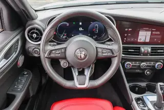 Alfa Romeo Giulia 2024 Ti 4dr Sedan
