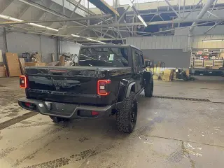 Jeep Gladiator 2024 4x4 Sport 4dr Crew Cab 5.0 ft. SB