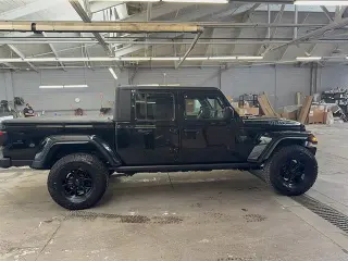 Jeep Gladiator 2024 4x4 Sport 4dr Crew Cab 5.0 ft. SB