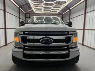 Ford F-250 Super Duty 2022 4x4 XLT 4dr Crew Cab 6.8 ft. SB Pickup